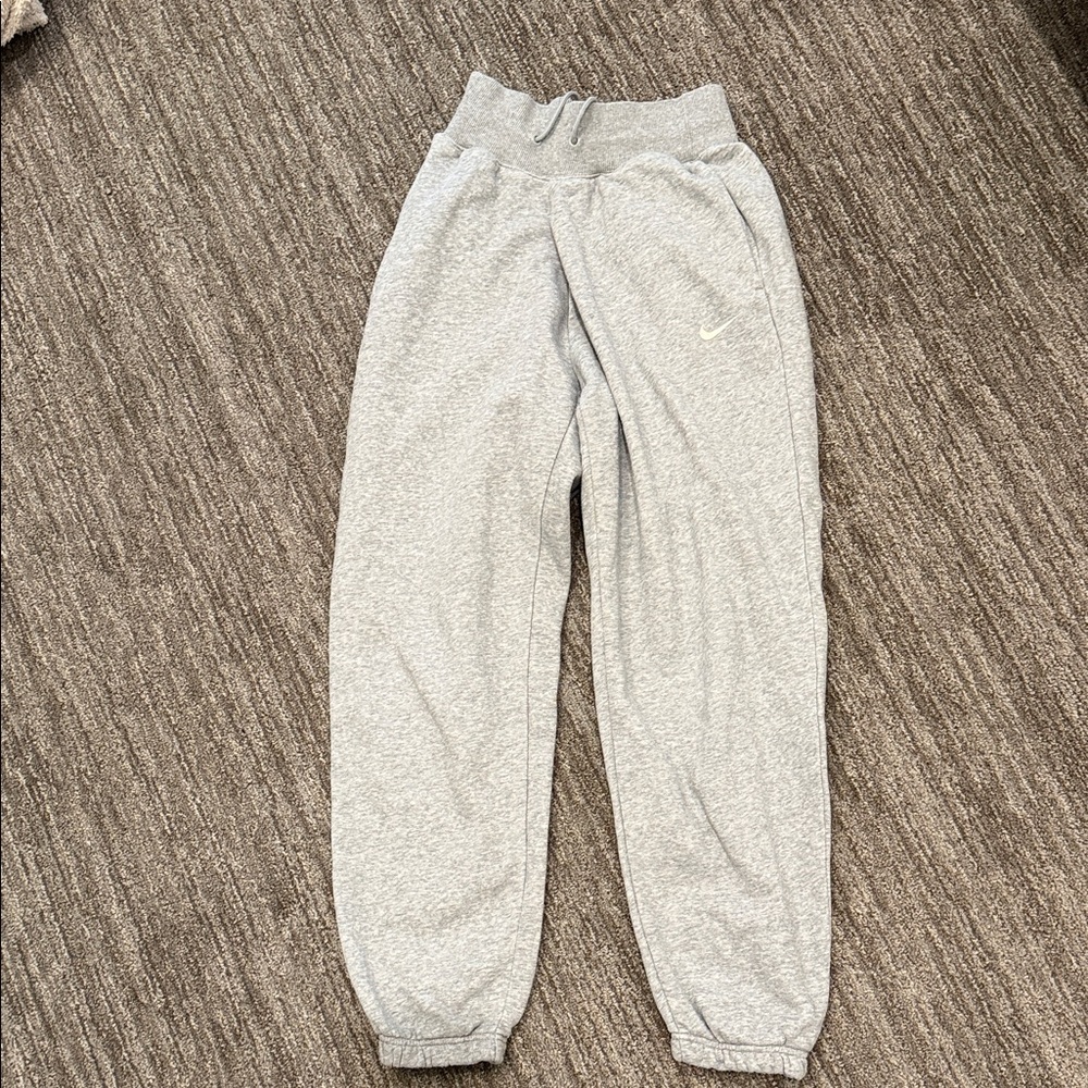 Nike Women's Heather Gray Cropped Pants